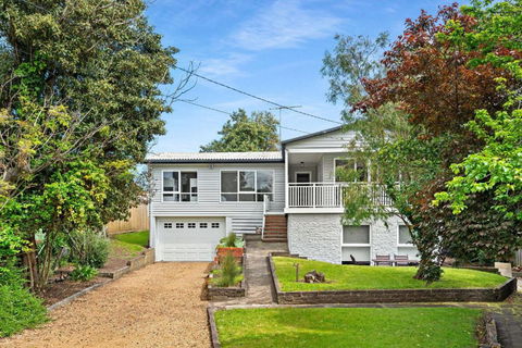 Amelia - Moments To The Bay - Accommodation Bookings 0