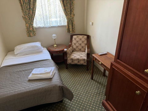 American Hotel Creswick - Accommodation Bookings 3
