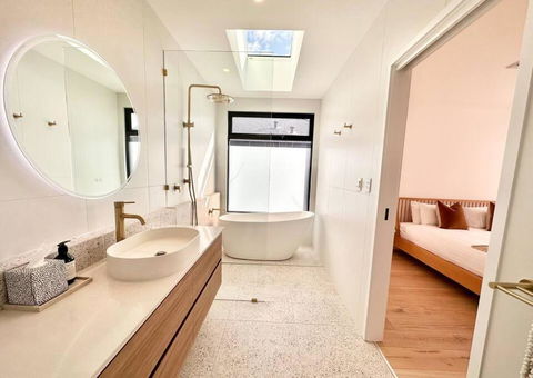 Amila - Central Location With Designed Spaces - Accommodation Bookings 1