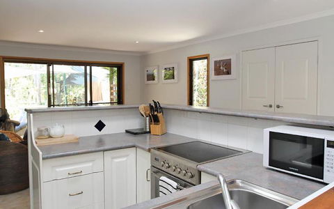 AMITY BEACH BUNGALOW - Accommodation Bookings 3