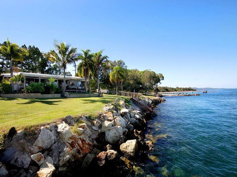 AMITY SHAWS - Accommodation Bookings 0