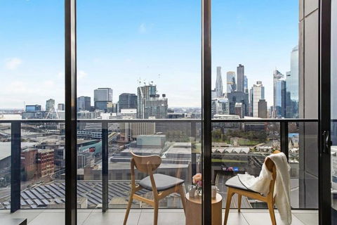 An Amazing 2BR Apt With City Views In Southbank - Accommodation Bookings 2