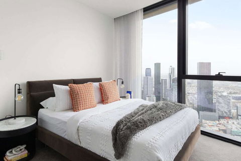An Astonishing 3BR Apt At Sapphire By The Gardens - Accommodation Bookings 1