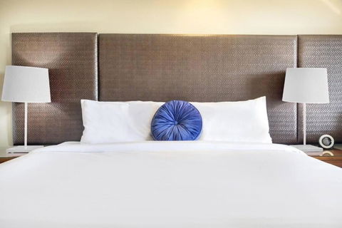 An Exceptional Seaside Esplanade Locale With Pool - Accommodation Bookings 2