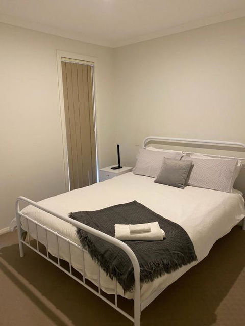 An Executive 3 Bedroom New House, All To Yourself - Accommodation Bookings 3