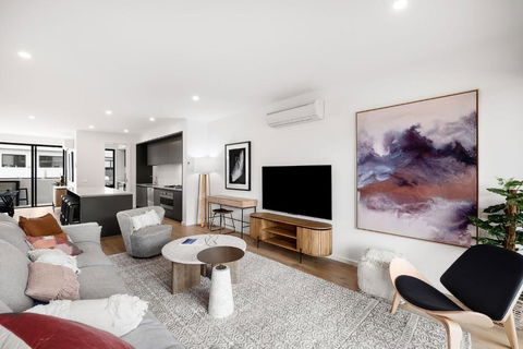Anchorage Villa - Pet Friendly Marina Townhouse By The Beach - Accommodation Bookings 1