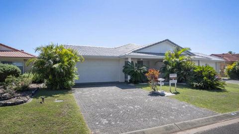 Anchorage Waterfront Unit In Yamba - Accommodation Bookings 1