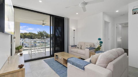 Anchors Away - Waterfront Unit - Accommodation Bookings 2
