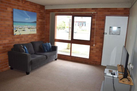 Anglers Lodge 4 - Bring Your Own Linen - Accommodation Bookings 3