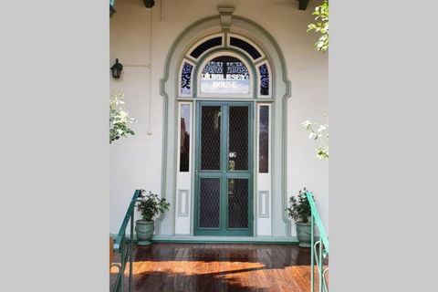Anglesey House Iconic Forbes CBD Heritage Home - Accommodation Bookings 0