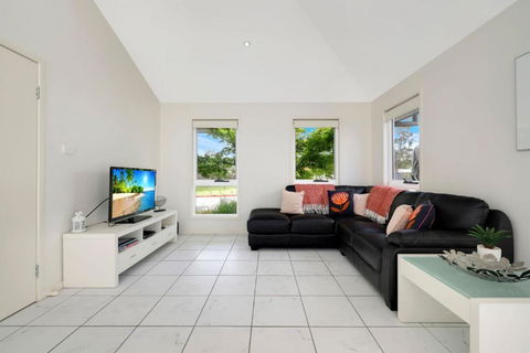 Annvilla - Two Bedroom Townhouse In Huskisson - Accommodation Bookings 4
