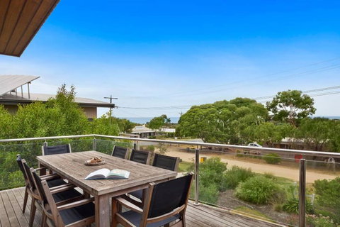 Aires Coastal Beach House Luxury With Ocean Views - Accommodation Bookings 3
