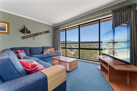 Alpine Mountain View 18 - 4BR L Mountain Views L Swimming Pool L Air-Con L WiFi - Accommodation Bookings 0