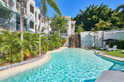 Alassio Apartments With Direct Pool Access Palm Cove - Accommodation Bookings 1