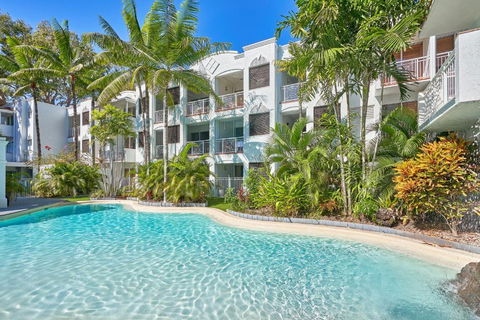 Alassio Apartments With Direct Pool Access Palm Cove - Accommodation Bookings 2