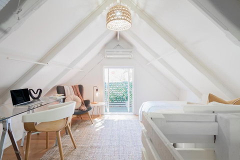 Amazing Apartment, Beautiful Location - FREE WIFI - Accommodation Bookings 2