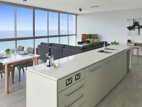 Air On Broadbeach-Stunning Ocean Views - Accommodation Bookings 1