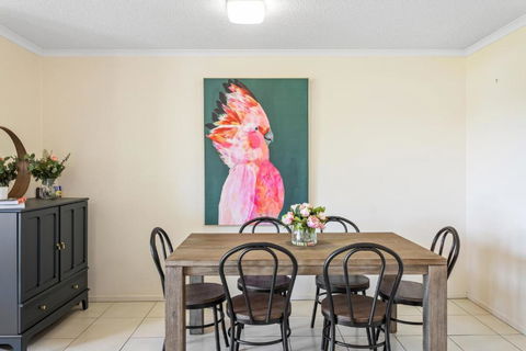 Albion Convenient Hideaway With Parking & Balcony - Accommodation Bookings 3