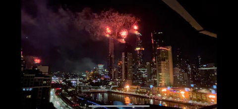 Aura2107, 2 Bedroom Apartment With Balcony, Stunning Yarra River And City Views - Accommodation Bookings 3