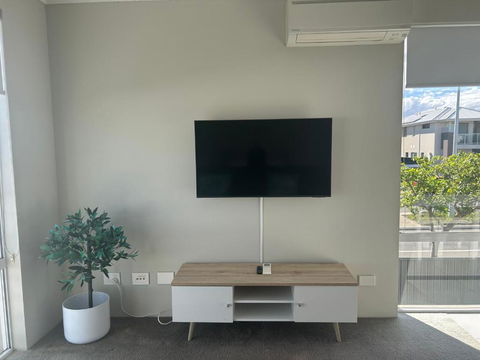 Apartment Close To The Beach - Accommodation Bookings 1