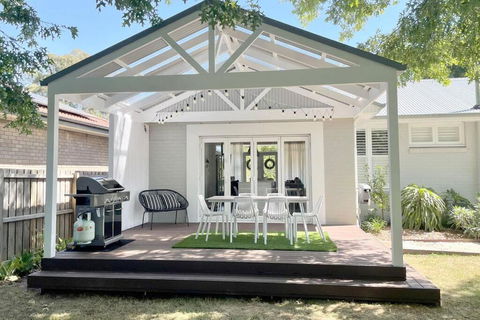 Antler & Oak Cottage: Provincial Luxe In Moss Vale - Accommodation Bookings 0