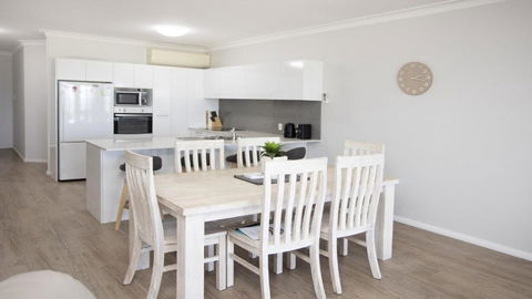 Apartment 14 - The Meridian - Accommodation Bookings 4