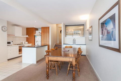 Apartment 16 Kalimna - Accommodation Bookings 3