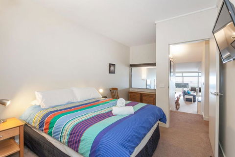 Apartment 16 Kalimna - Accommodation Bookings 4