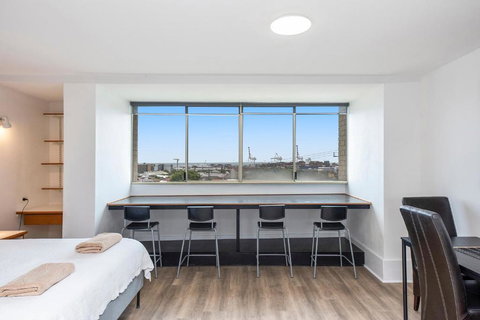 Apartment 201 - Fremantle Studio Apartment With Ocean And Harbour Views - Accommodation Bookings 1
