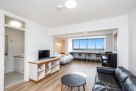 Apartment 201 - Fremantle Studio Apartment With Ocean And Harbour Views - Accommodation Bookings 4