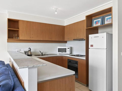 Apartment 29 Pacific Apartments - Accommodation Bookings 4