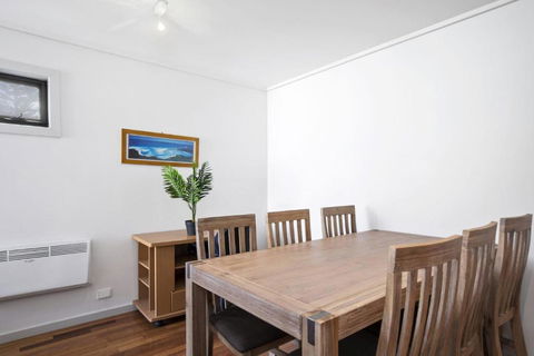 Apartment 36 Pacific Apartments - Accommodation Bookings 3