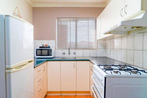 Apartment 9 - Accommodation Bookings 3