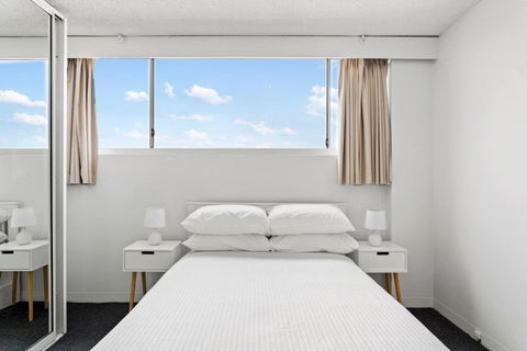 Apartment With Pool Access A Minute To The Beach - Accommodation Bookings 3