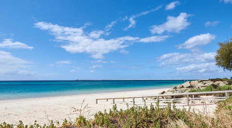 API Busselton Seaside Escape Apartments - Accommodation Bookings 3