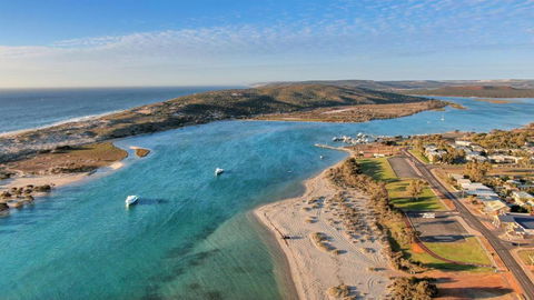 API Pelican Beach Front Apartments Kalbarri - Accommodation Bookings 2