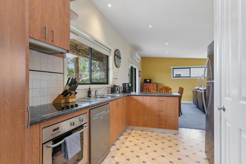 Apollo Bay Hideaway 5 Minute Walk To The Beach - Accommodation Bookings 1