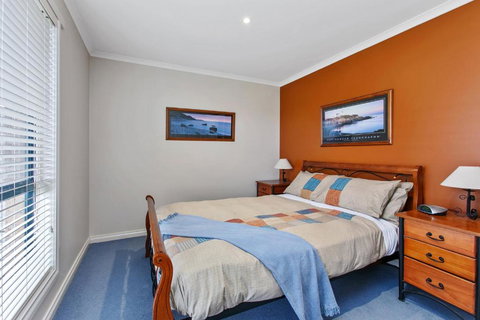 Apollo Bay Hideaway 5 Minute Walk To The Beach - Accommodation Bookings 3