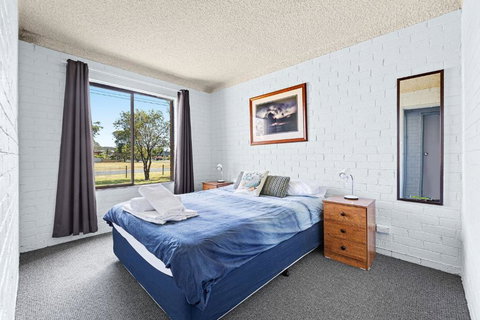 Apollo Unit 19 Ground Floor - Accommodation Bookings 4