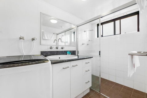 Apollo Unit 25 Ground Floor - Accommodation Bookings 3