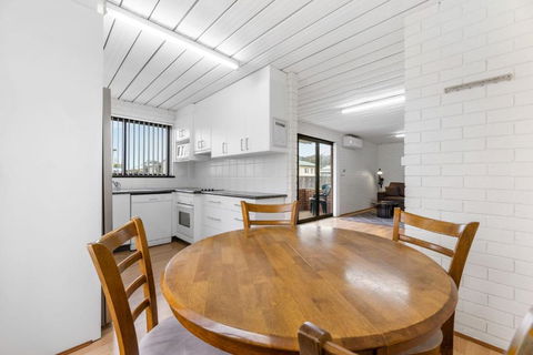 Apollo Unit 25 Ground Floor - Accommodation Bookings 4