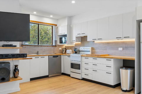 Apollo Unit 4 - Ground Floor - Block A - Accommodation Bookings 2