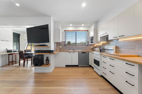 Apollo Unit 4 - Ground Floor - Block A - Accommodation Bookings 4