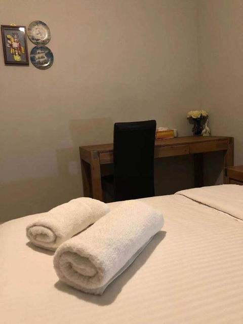 Apple House Truganina - Accommodation Bookings 4