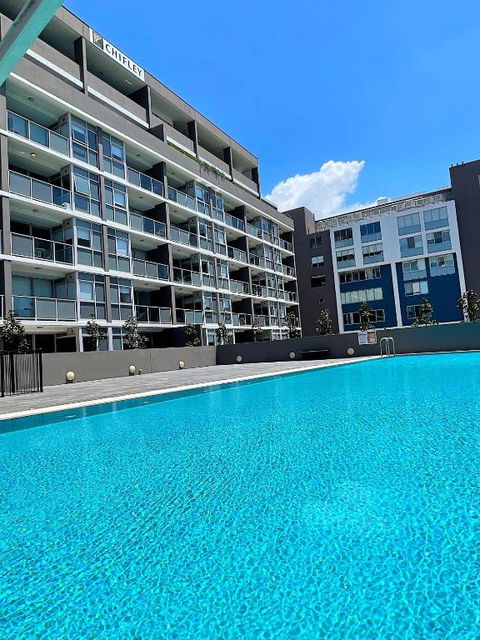 AQUA 306 POOLSIDE Luxury Apartment , Honeysuckle, NEWCASTLE FREE Parking - Accommodation Bookings 0