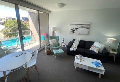AQUA 306 POOLSIDE Luxury Apartment , Honeysuckle, NEWCASTLE FREE Parking - Accommodation Bookings 4