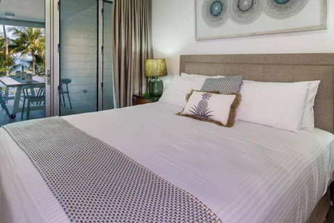 Aqua Aura - Bask In Beachfront Living - Accommodation Bookings 2