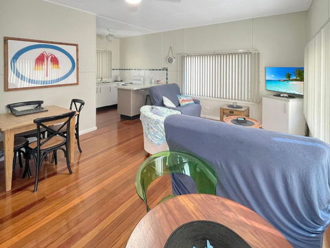 Aqua Cottage - Accommodation Bookings 3