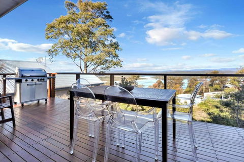 Aqua La Vista - 4 Bedroom Pet Friendly House - Accommodation Bookings 1