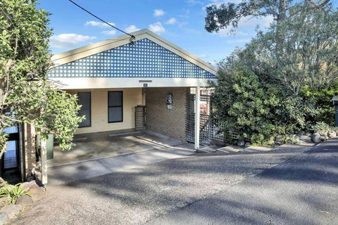 Aqua La Vista - 4 Bedroom Pet Friendly House - Accommodation Bookings 4